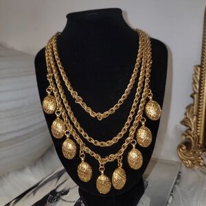 Elegant Gold Layered Necklace